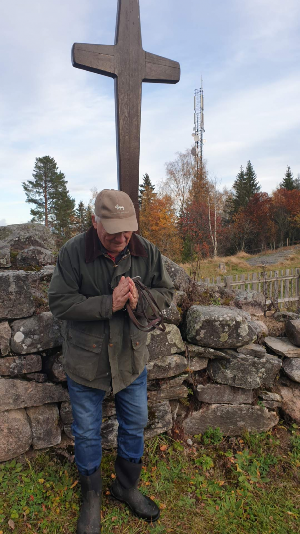 Besøk på Rokoberget Kirkeruiner i Løten