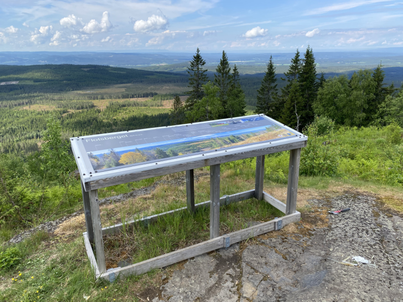 Rehabilitering av infotavle på Flotsberget